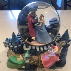 Disney sleeping beauty  musical  Glitter Water  globe 