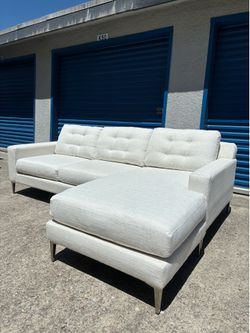Scandinavian Designs Reversible Couch 🛻Delivery Available🛻