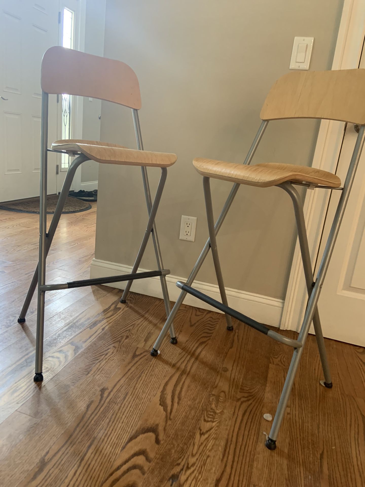 Foldable bar stools with backrest