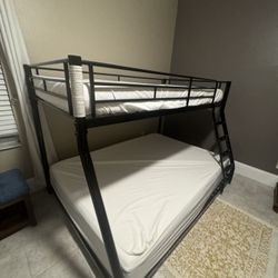 Metal bunk bed  Like new !!!