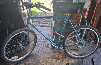 26in FUJI TAHOE MENS MTN BIKE