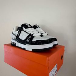 lv trainer shoes