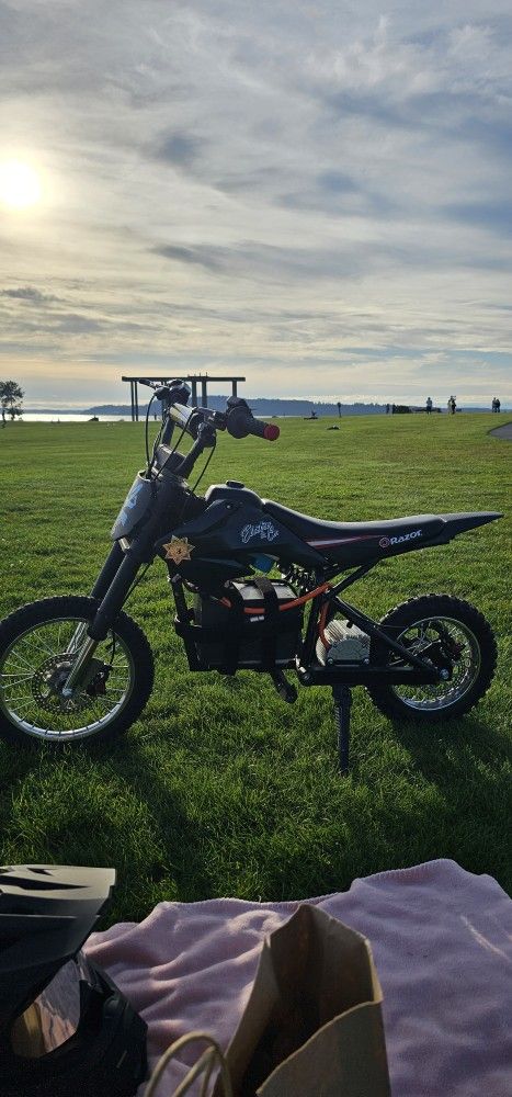 Razor MX650