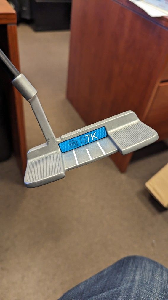 SK7 PUTTER WITH COVER