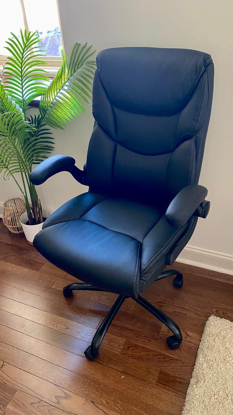 Executive Chair Office Desk Chair Black Brand New