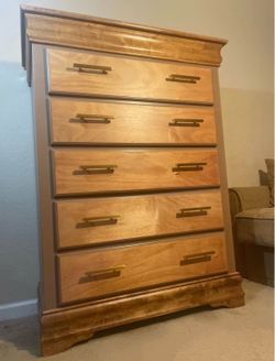Royal Gold Dresser