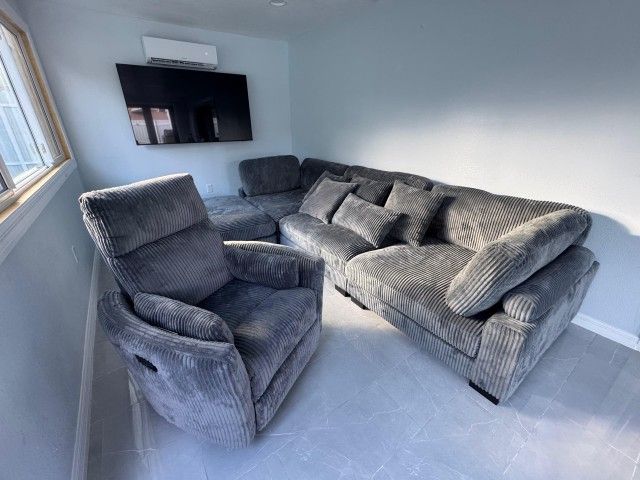 For sale - Modular Sectional and Reclining Chair !!! Ask For Price!!! Preguntar Por Precio