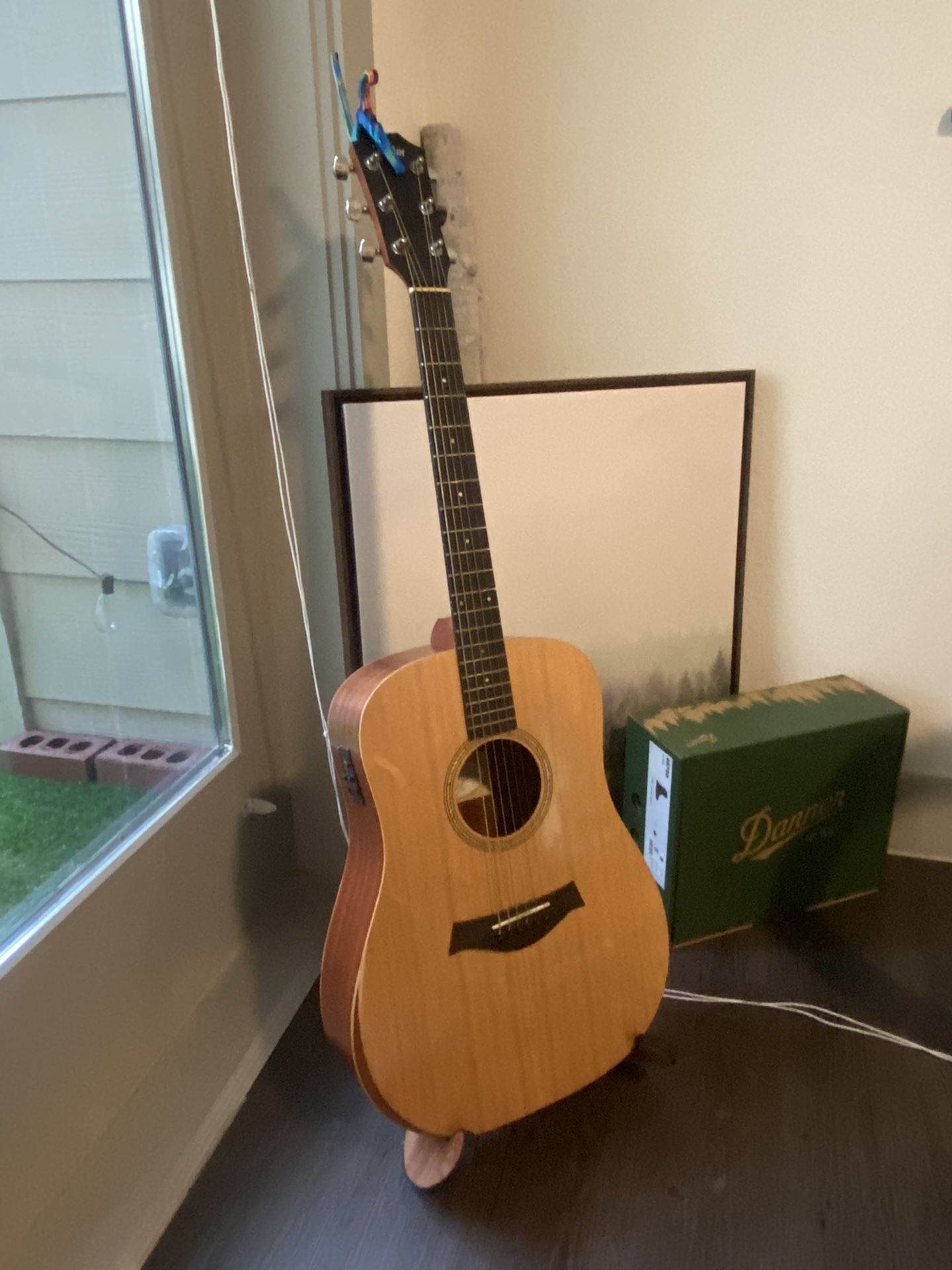 Taylor 10e - acoustic/electric