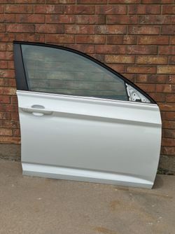 2019-2026 Volkswagen Jetta Front Right Door