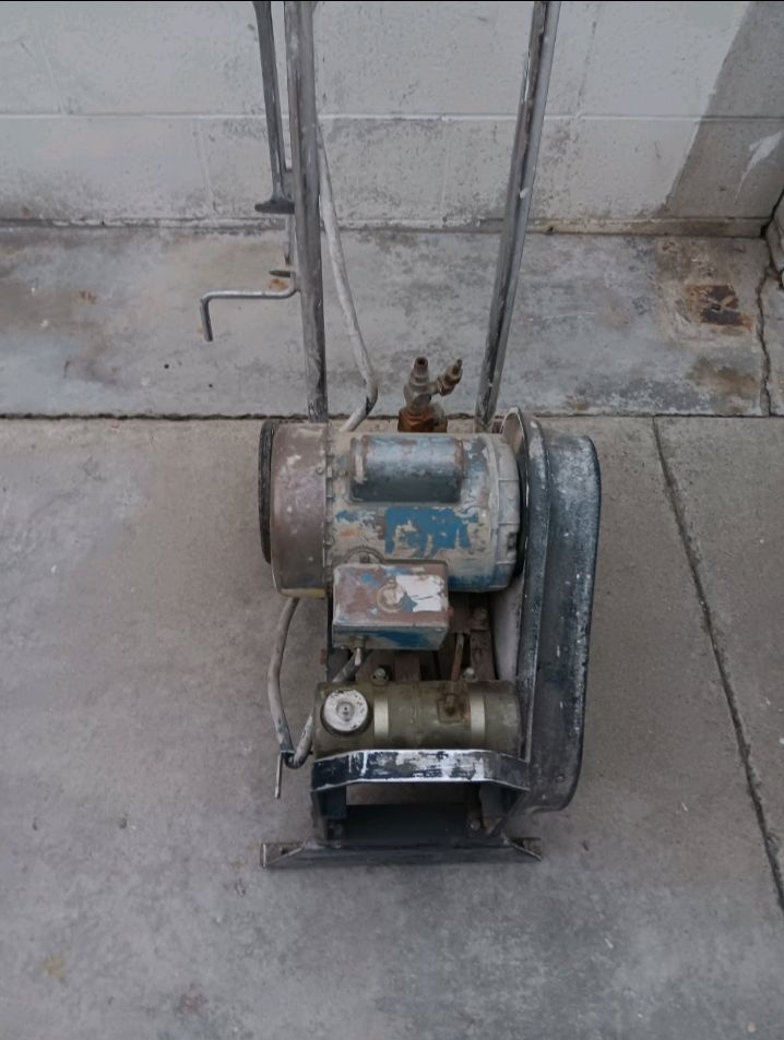 Hero 300 S airless sprayer