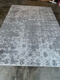Large 8' x 11'5" Gray/White Area Rug – Excellent Condition (rug pad included)