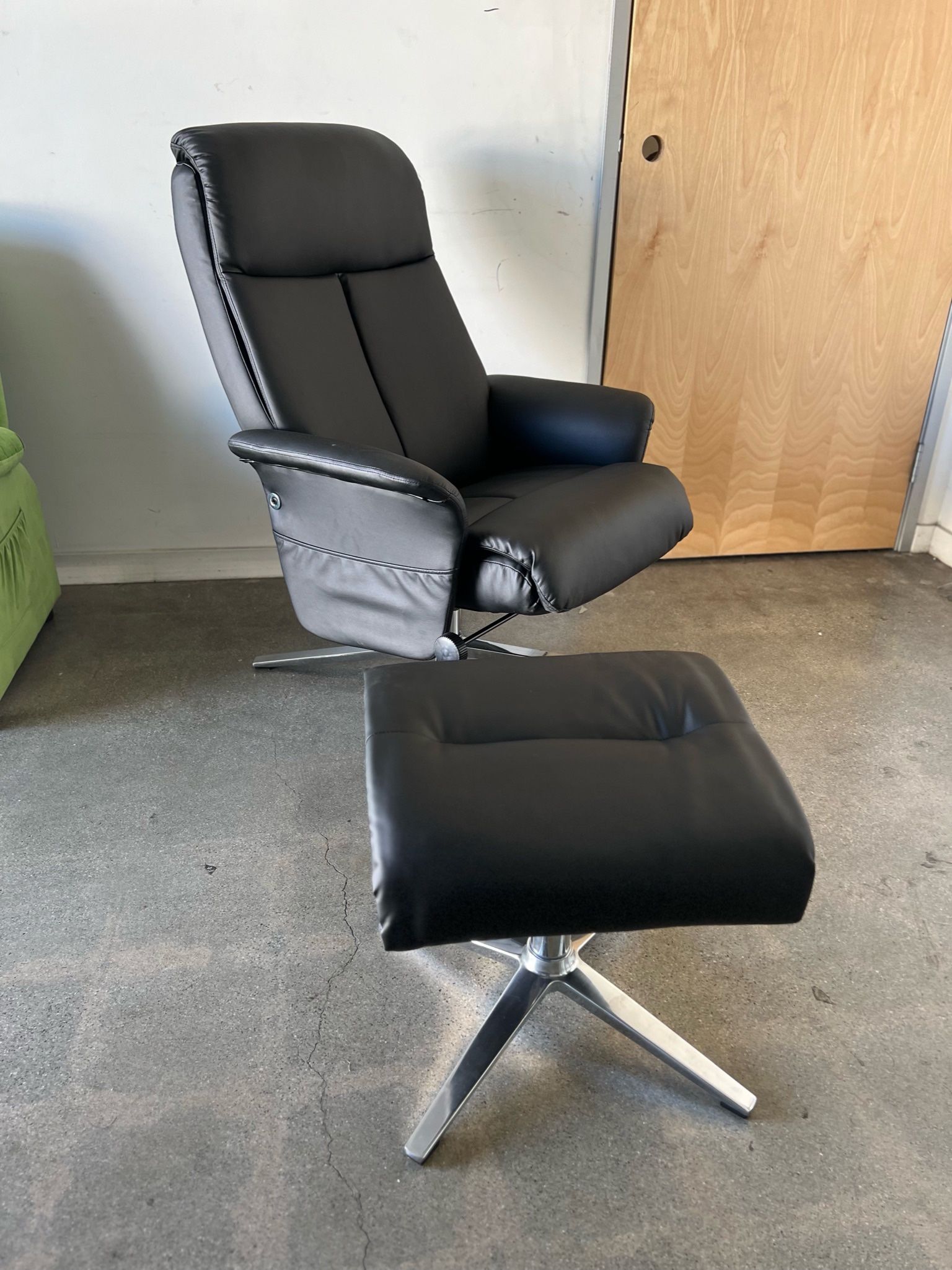 Black Faux Leather Living Room Chair With Ottoman 4603