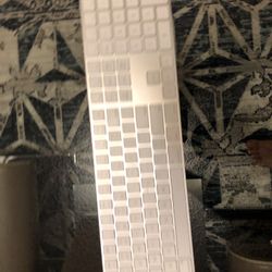  Apple Magic Keyboard 2 with Numeric Keypad