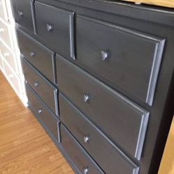 Pinewood 9 Drawer Dresser 