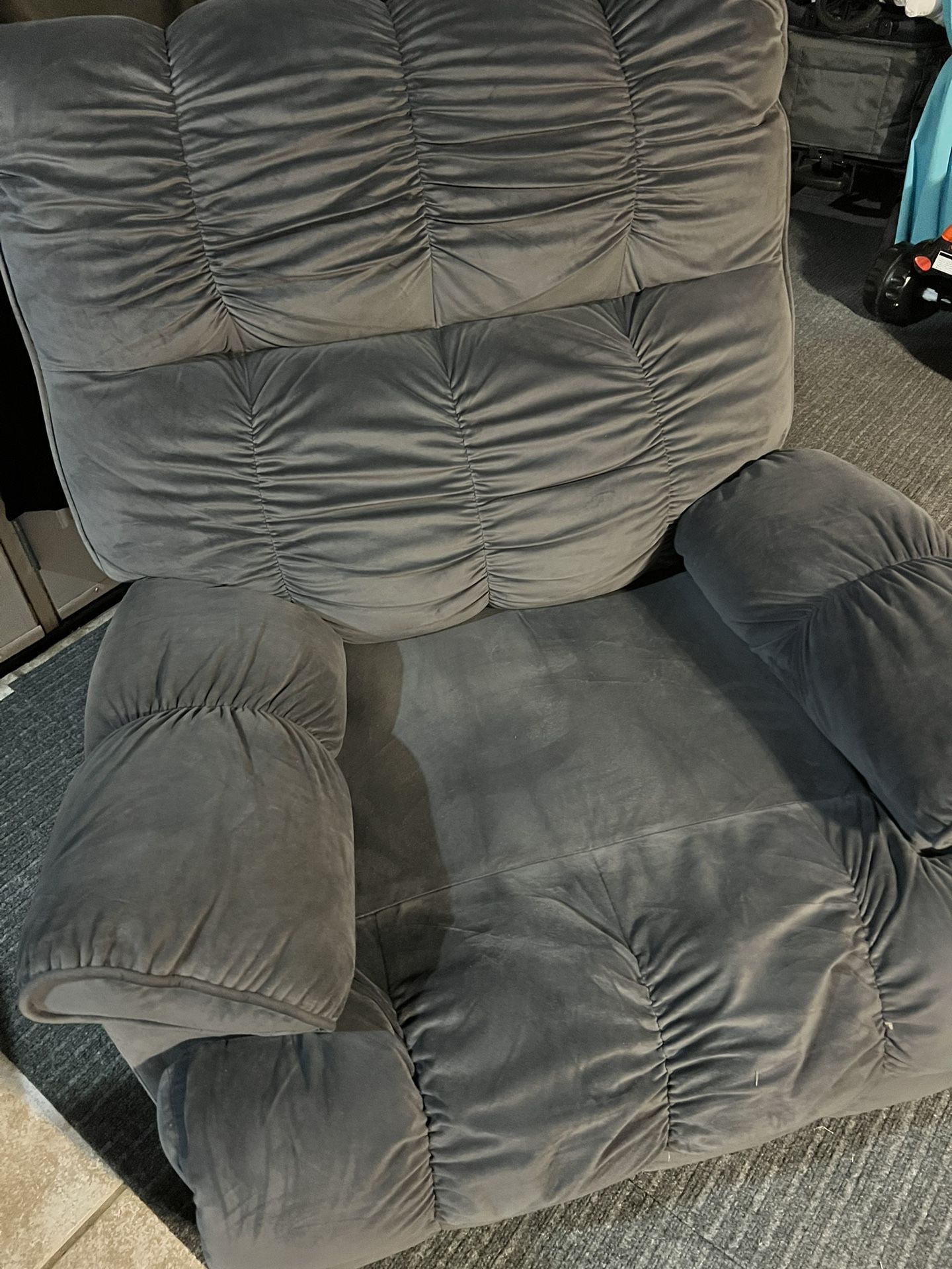 Beautiful Soft Plush Comfy Electric Recliner