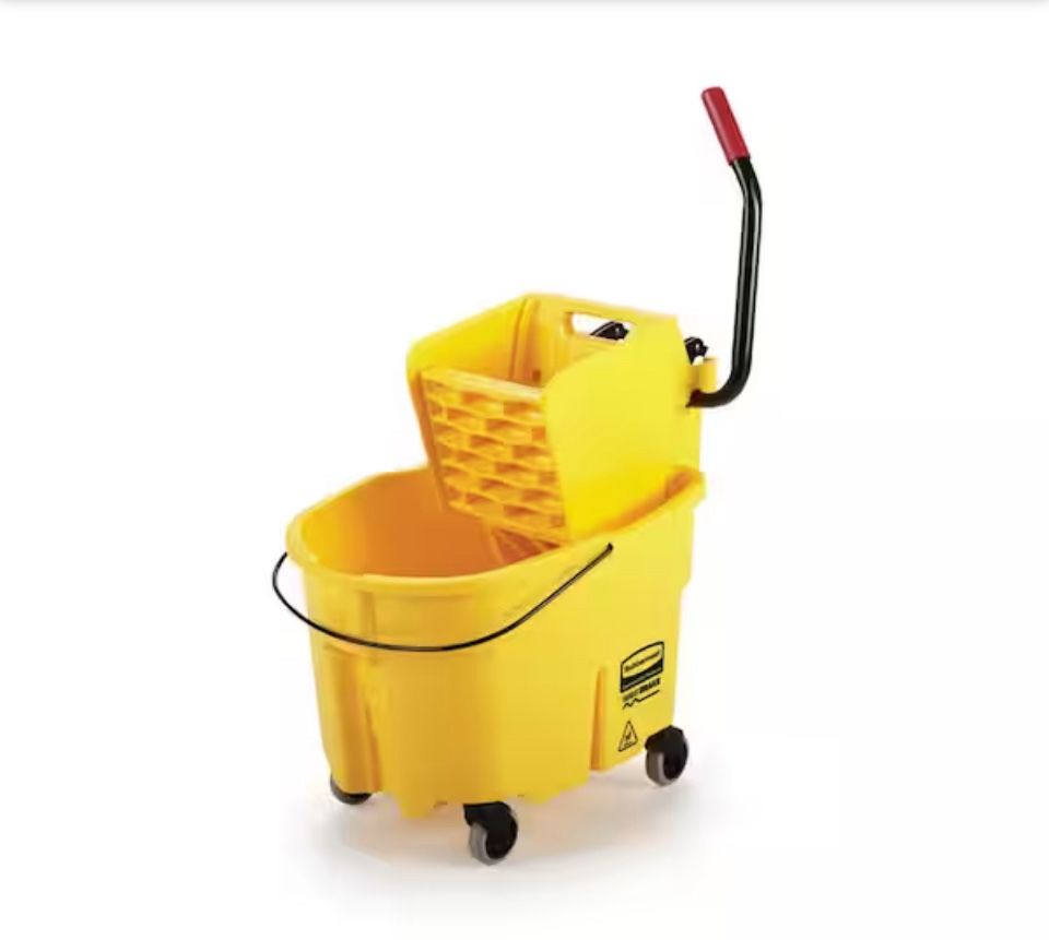Rubbermaid Commercial Products WaveBrake 35 Qt. Plastic Mop Bucket with Wringer