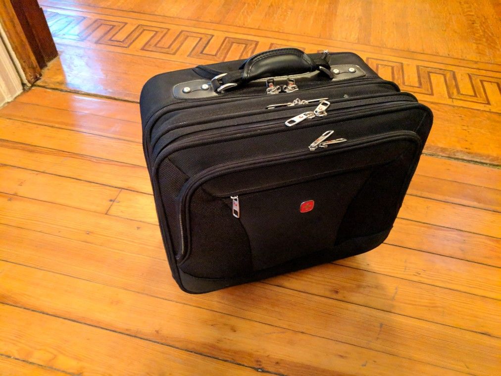 SwissGear 4 divider rolling travel briefcase