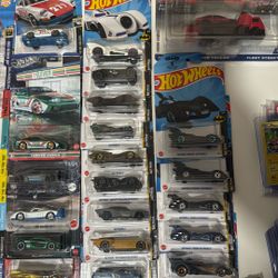 Lot Of Over 100  Hot wheels 
