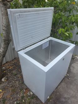 GE chest freezer 7 cu ft