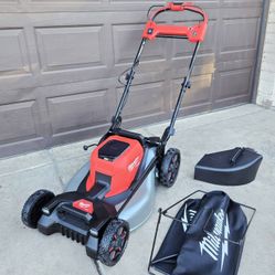 Milwaukee 18V FUEL 21in Self Propelled Lawn Mower