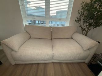 Brand new pearl white/crème couch