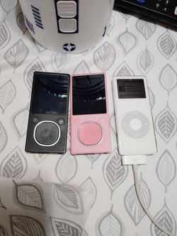 2 zunes and 1 iPod