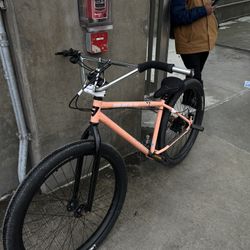 LIMITED EDITION PEACH 27.5 BOMMA 550. SEND TRADES AND OFFERS NEGOTIABLE. NO ISSUES. 