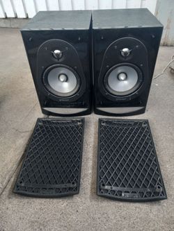Energy Bookshelf Speakers Pair with Grilles