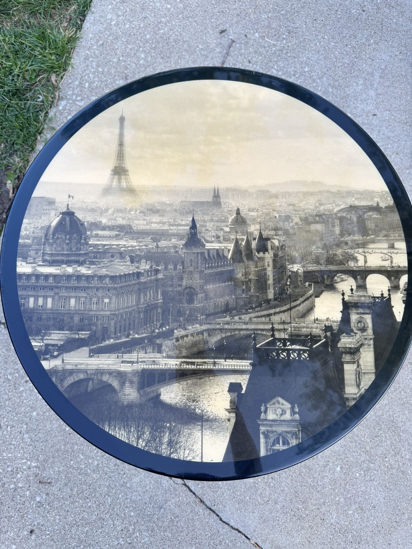 Paris Table