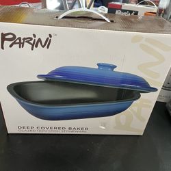 Deep Covered Nonstick Baker