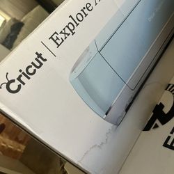 CRICUT EXPLORE AIR 2