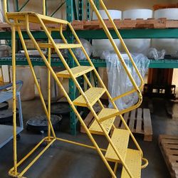 ROLL LADDER 
