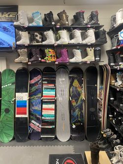 new Burton amplifier 157 snowboard for Sale in Las Vegas, NV - OfferUp