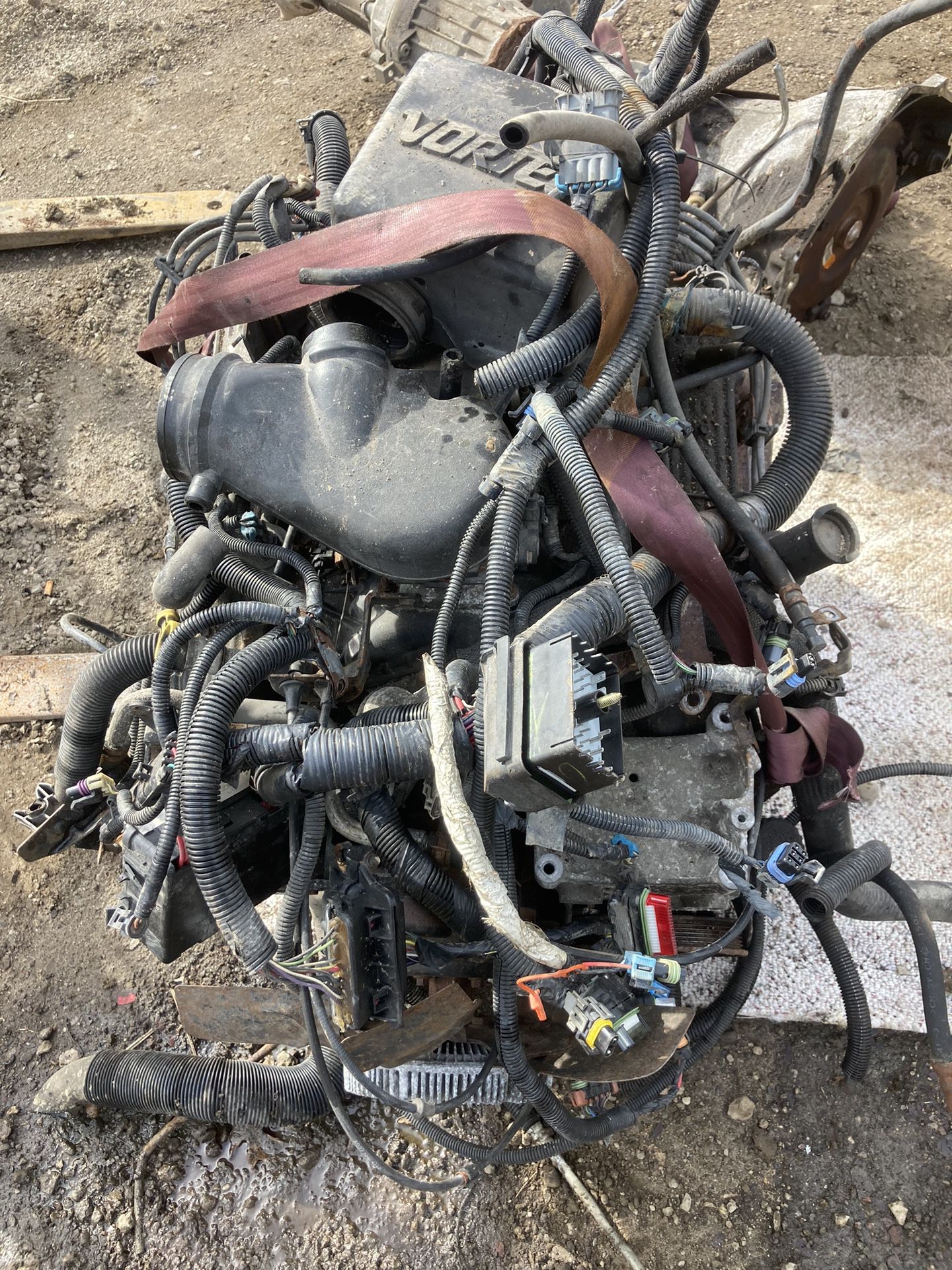 Chevy 350 Vortect  Engine  96-02 Needs Gone Over 