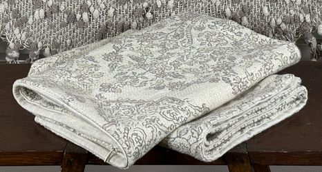 Pottery Barn 24x24 Floral Medallion Pillow Covers Cotton Linen Neutral Pair