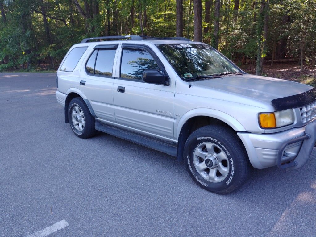 1999 Isuzu Rodeo LS for Sale in Accokeek, MD - OfferUp