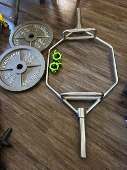 45 lbs trap bar with 2x45 lbs weights and collar locks included $130 FIRM