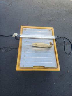 Ryobi 4.8 -Amps 7-in blade Corded Tabletop Wet Tile Saw