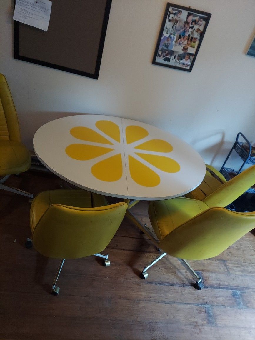 60s Lemon Table 🍋