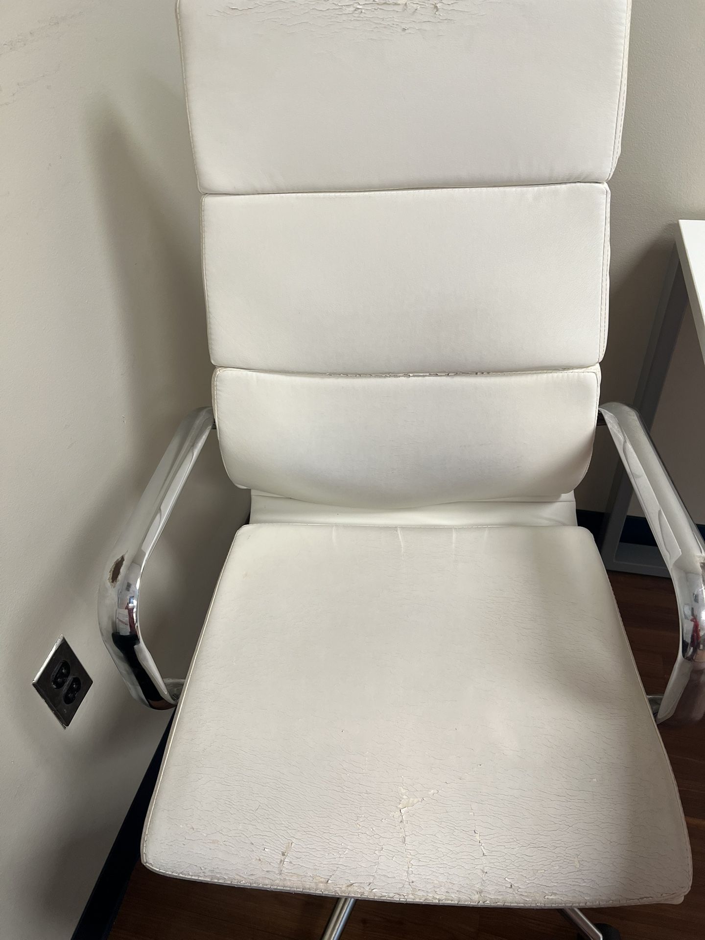 Desk Chair (Laurel 1)