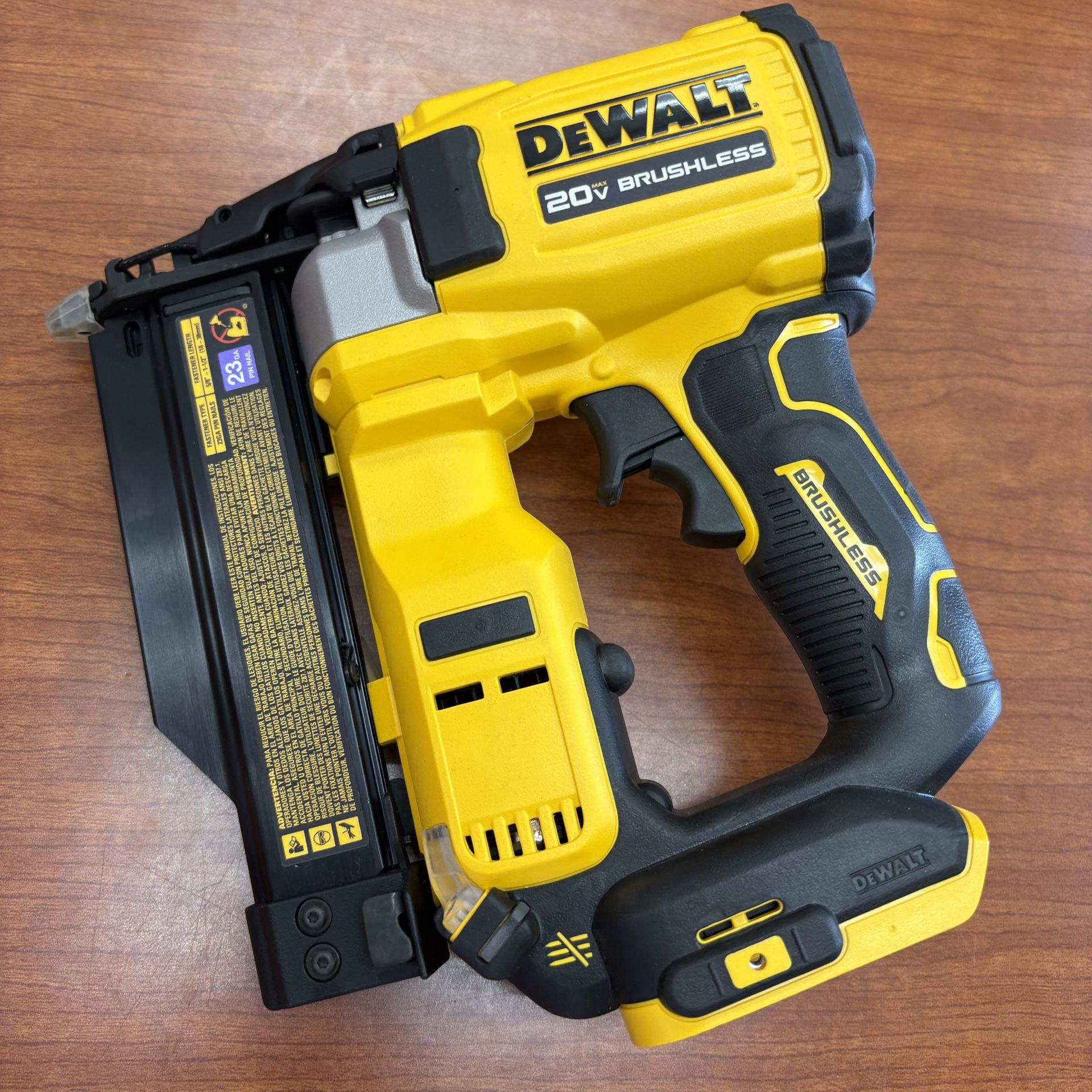 Dewalt New 23 Pin Nailer 20v Nuevo