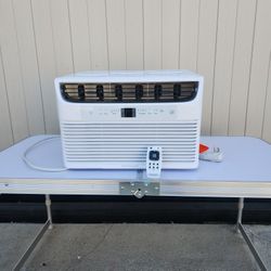 Frigidaire AC Unit 8000 BTU Unit Excellent Condition 