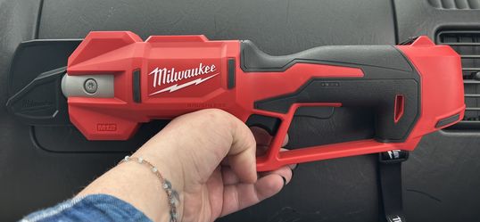 Milwaukee Pruning Shears
