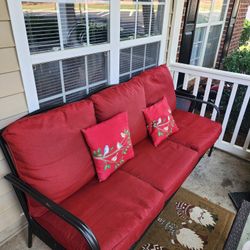 Hampton Bay Patio Set. $420
