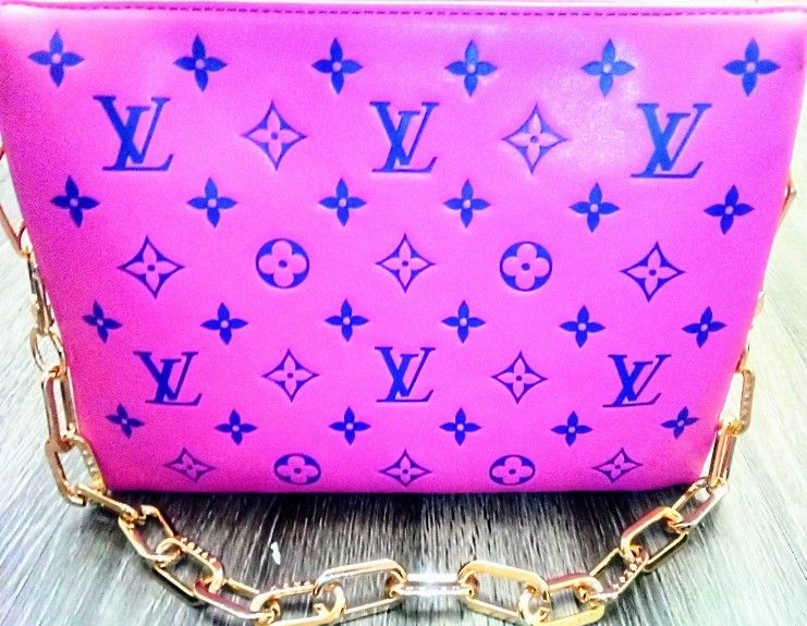 LOUIS VUITTON  Pink Leather Cussant Bag