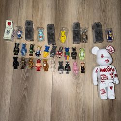 Bearbricks 26 Total