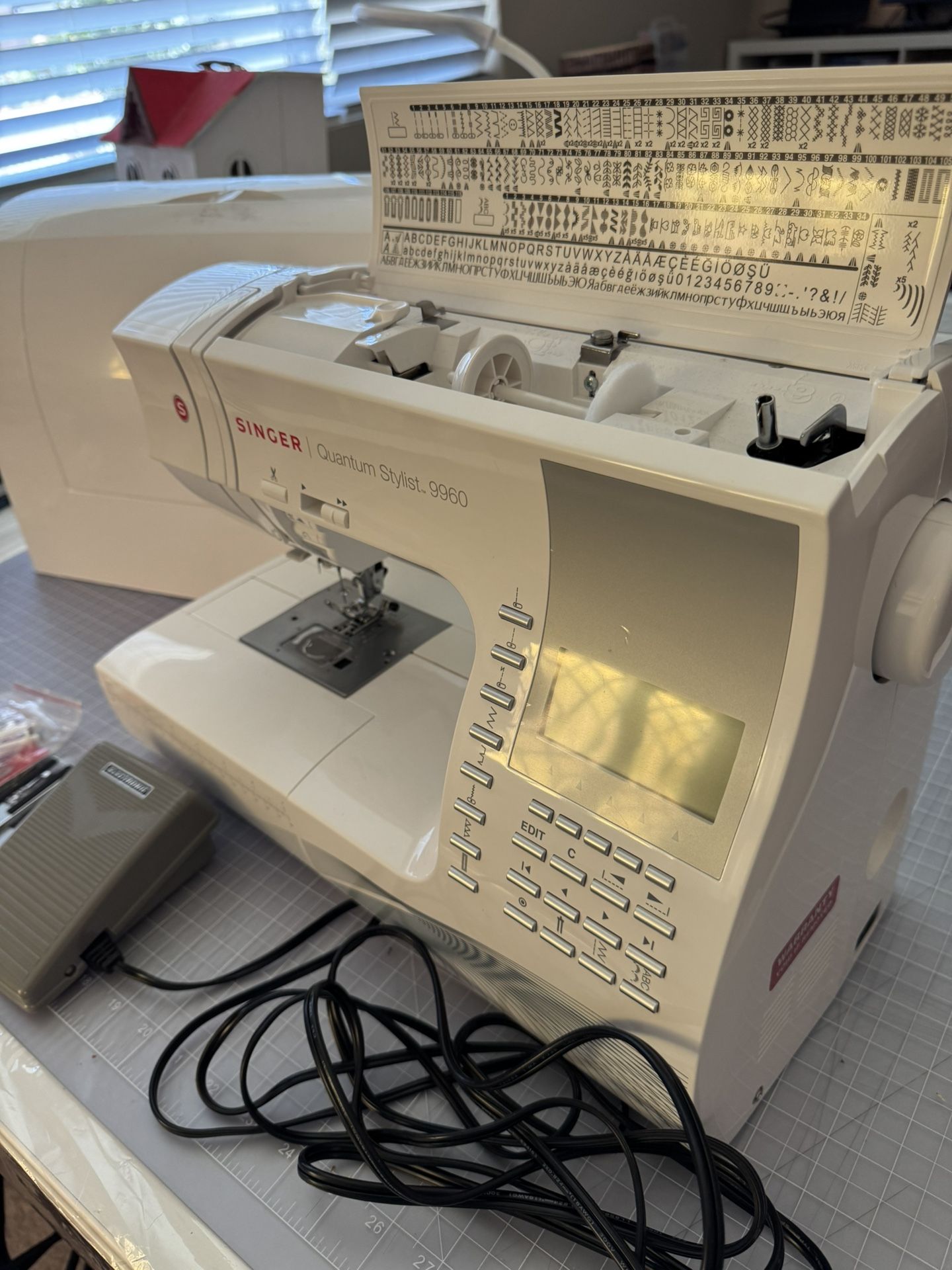 Singer Quantum Stylist 9960 Sewing Machine