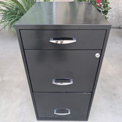 Metal Filing Cabinet 