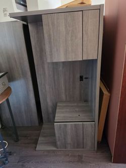 HON Office Desks - 2 Brand New and 4 Like New