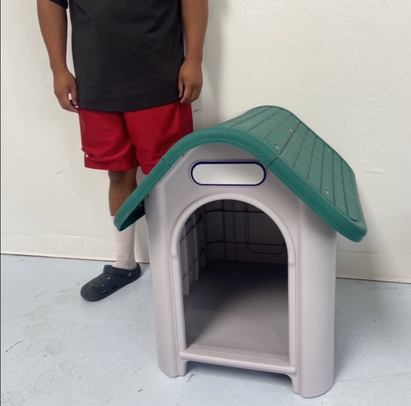 Green Dog House! Brand New! Great For Indoor And Outdoor! Well Ventilated! 30” L x 24” W x 26” H ~ Dog Cat Crate Kennel Bed